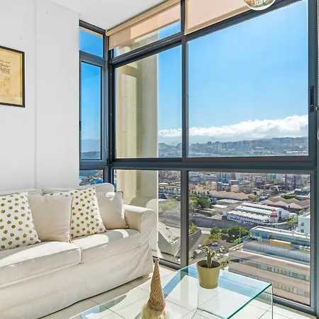 Luxury Flat In Skyscraper Apartment *