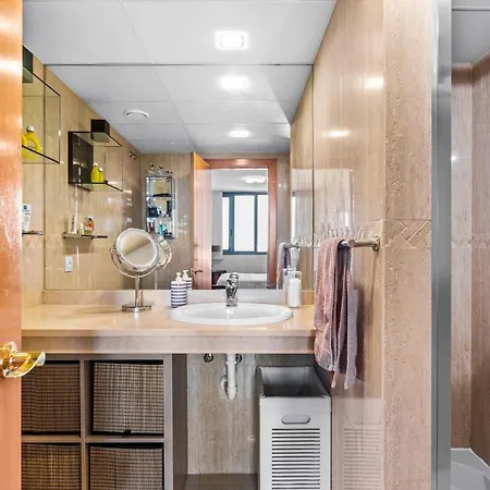 Luxury Flat In Skyscraper Апартаменты *